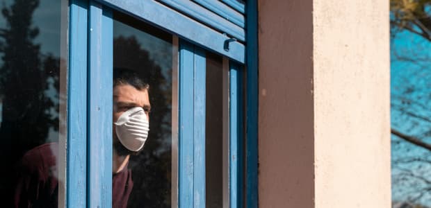 Muža to už počas lockdownu prestalo baviť. Na polícii sa udal sám