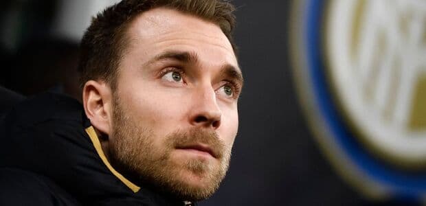 Futbalista Eriksen, ktorý skolaboval počas zápasu na Majstrovstvách Európy, dostane prístroj na monitorovanie srdcového rytmu